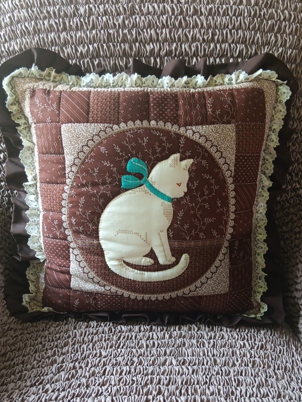 Vintage Cranston "Simple Treasures" Cat Pillow. White Cat Teal Bow. 19" X 19"